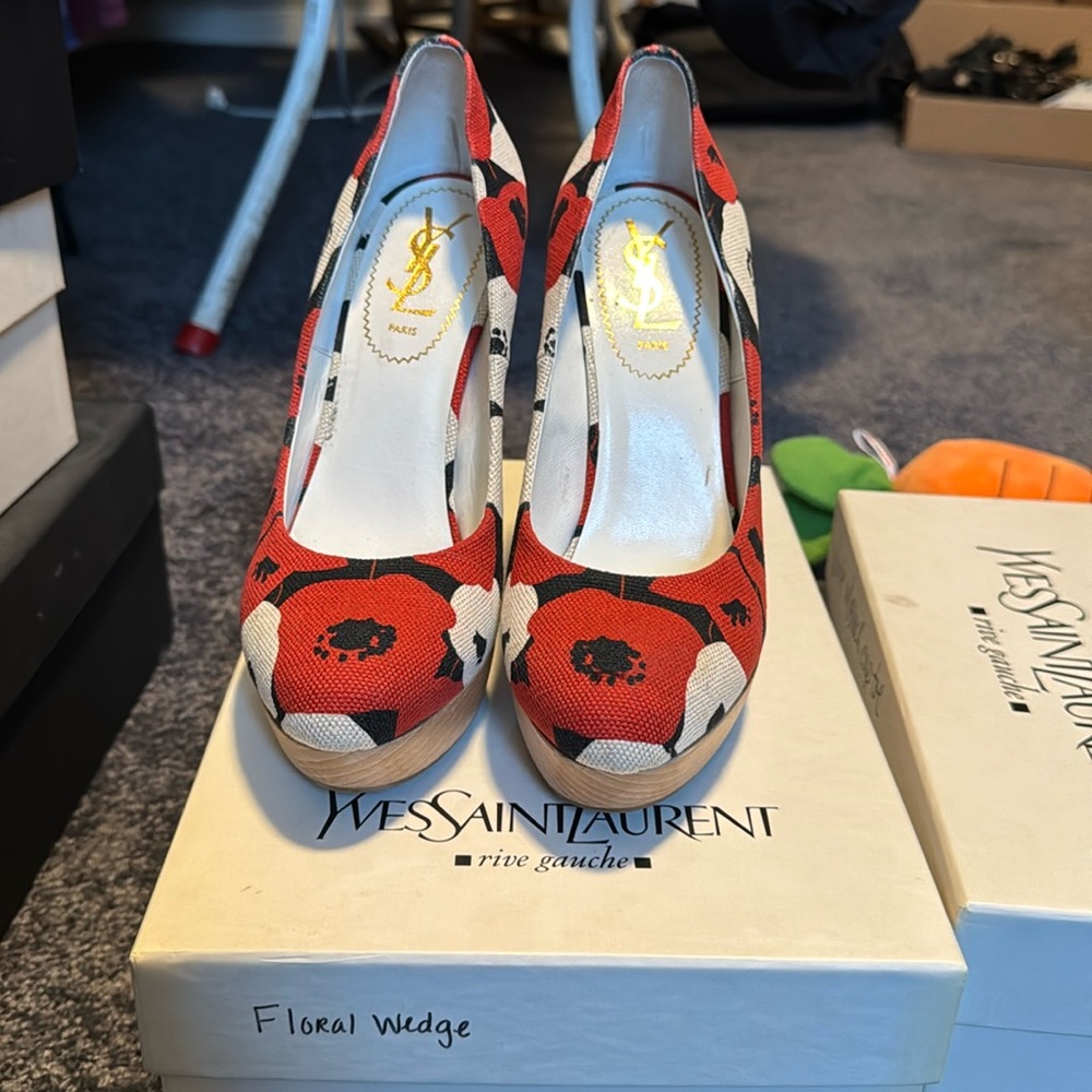 YSL PAINTED POPPY CANVAS PUMPS